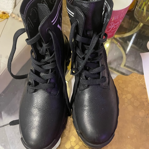 💯authentic❤️versace boot made in italy 🇮🇹 - Picture 13 of 17